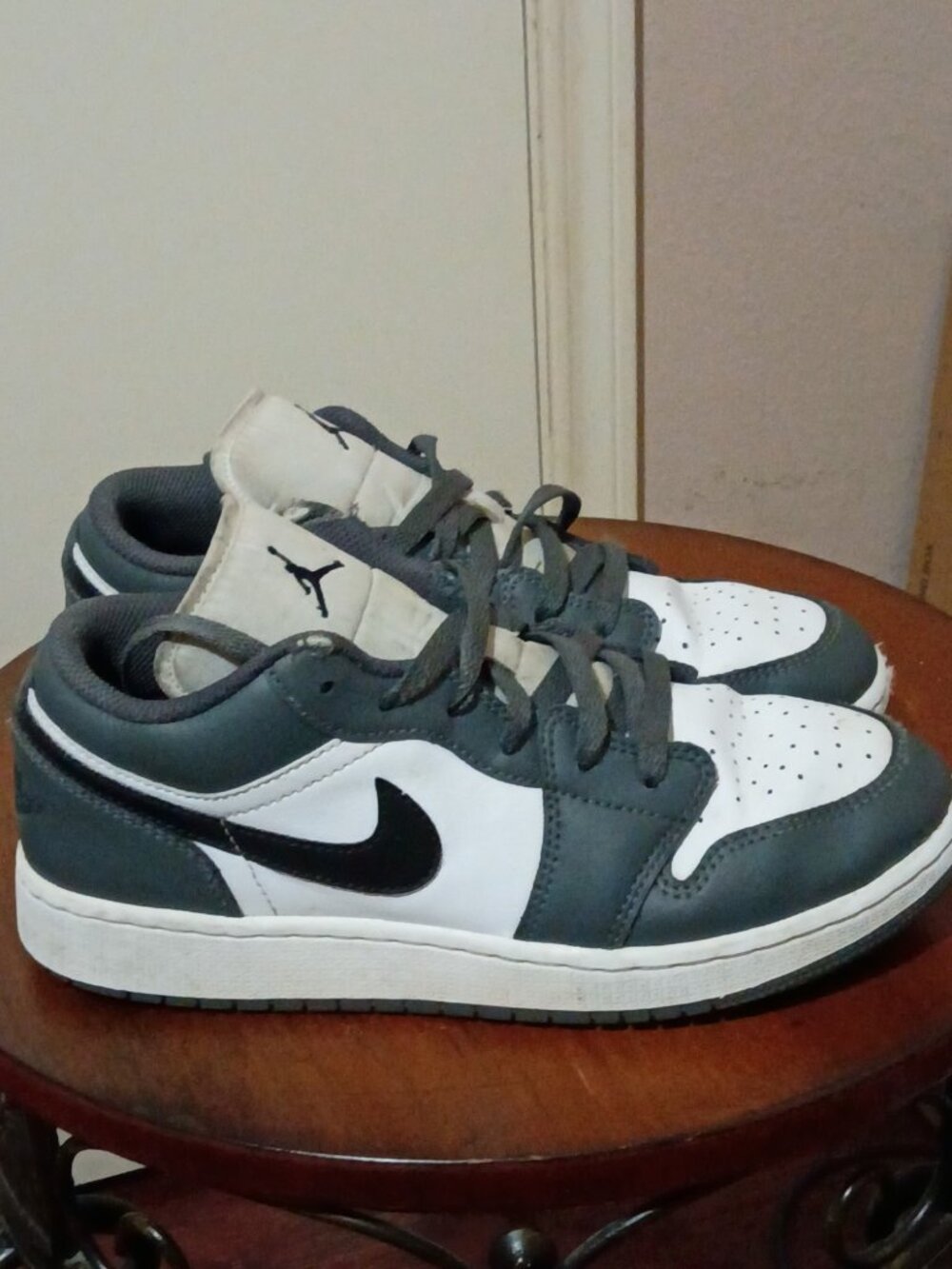 Jordan Air Jordan 1 Low Unisex Kids US 6Y White Gray Black Sneakers 553560-152